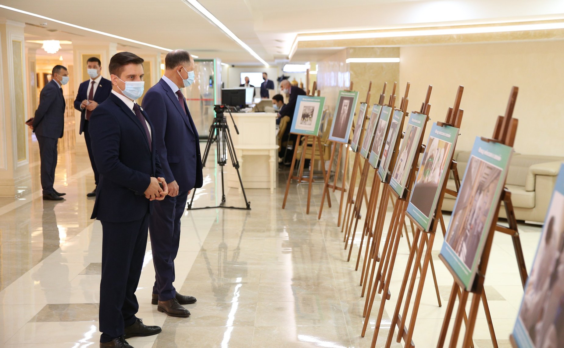 Открытие в Совете Федерации фотовыставки «Между небесами и землей»