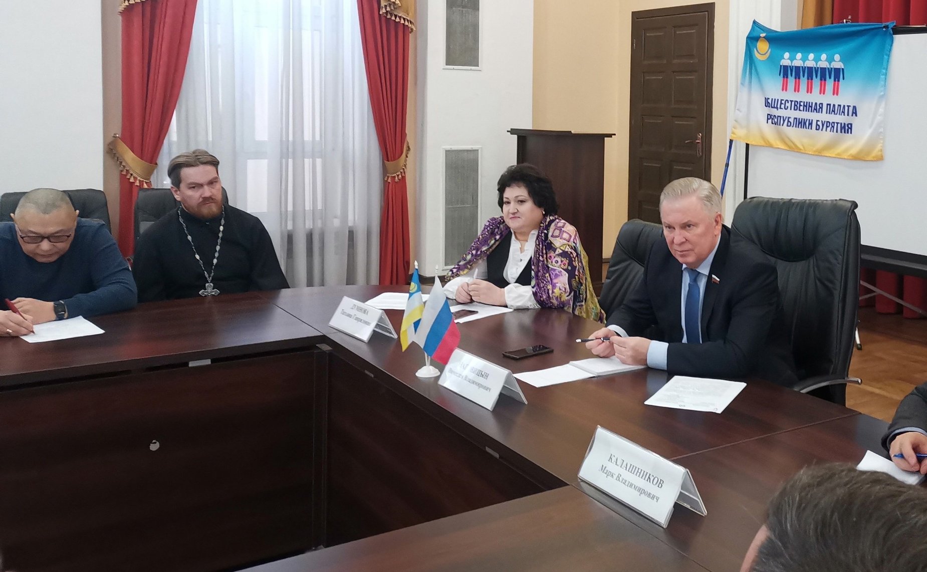 Вячеслав Наговицын провел встречу с членами Общественной палаты региона