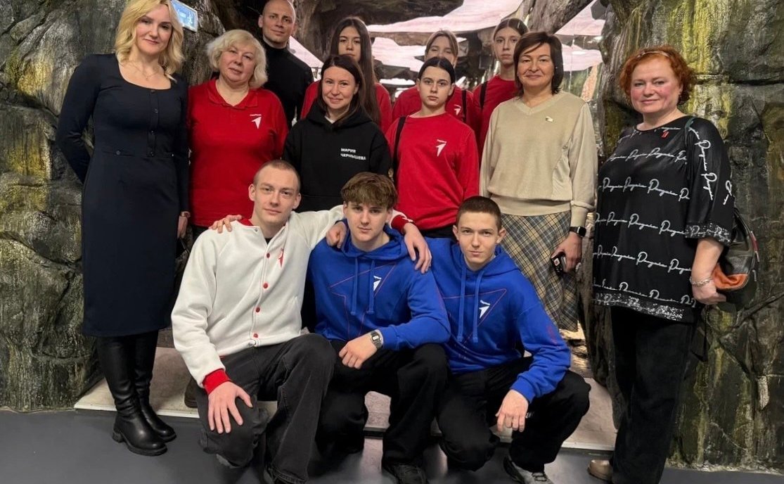 Лариса Круглова провела встречу с активистами «Движения первых» из Луганской Народной Республики