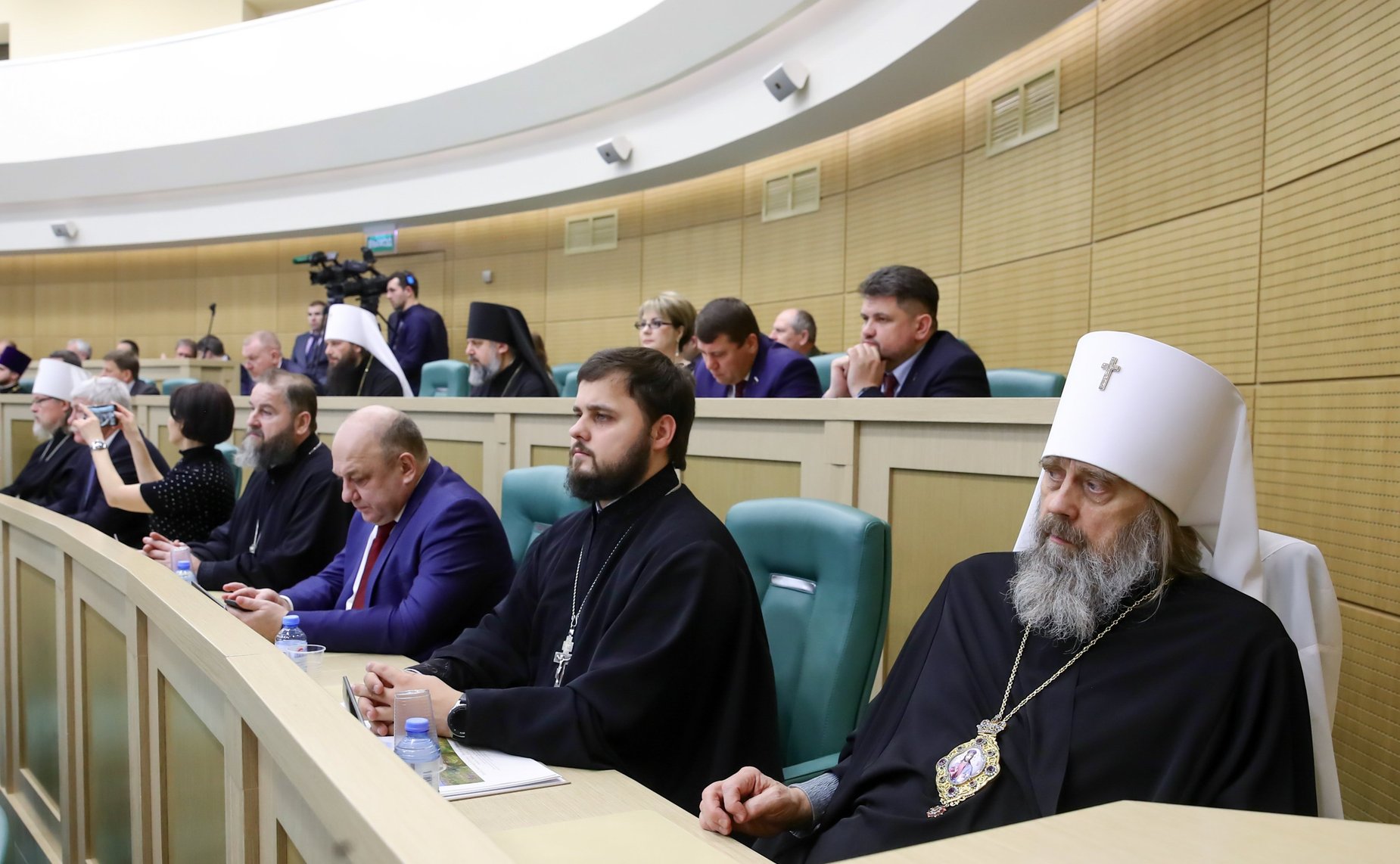 Пленарное заседание VIII Рождественских парламентских встреч в рамках XXVIII Международных Рождественских образовательных чтений «Великая Победа: наследие и наследники»
