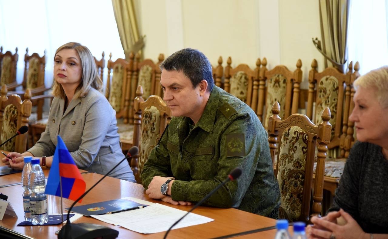 Рабочая встреча Айрата Гибатдинова с главой ЛНР Леонидом Пасечником