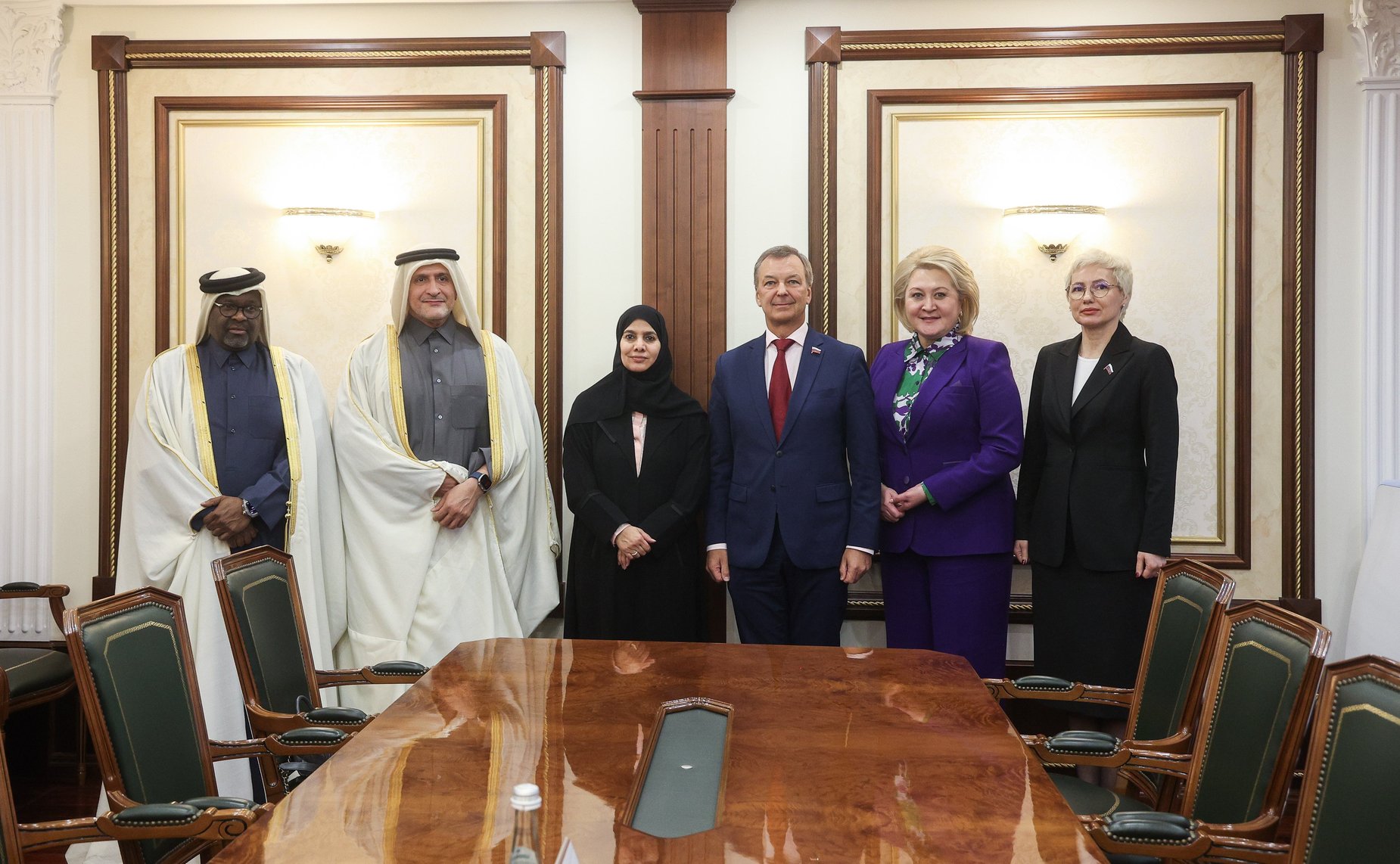 Первый заместитель Председателя Совета Федерации Андрей Яцкин провел встречу с заместителем Председателя Консультативного Совета Государства Катар Хамдой Аль-Сулейти