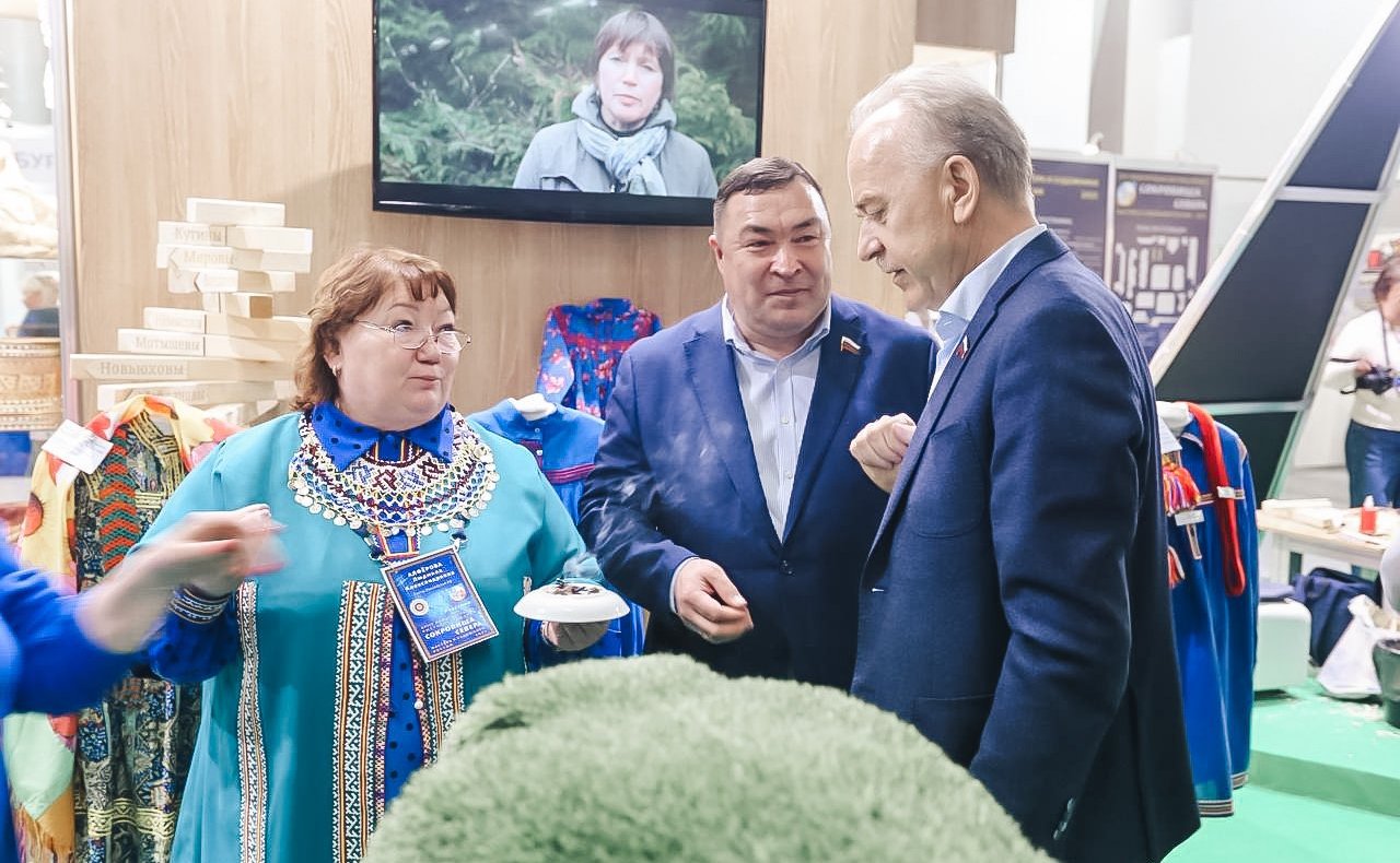 Александр Новьюхов принял участие в открытии XVIII выставки-ярмарки «Сокровища севера. Мастера и художники России»