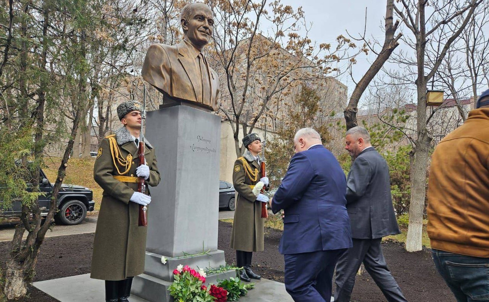Торжественное открытие бюста в честь легендарного советского разведчика, Героя Советского Союза Геворга Варданяна