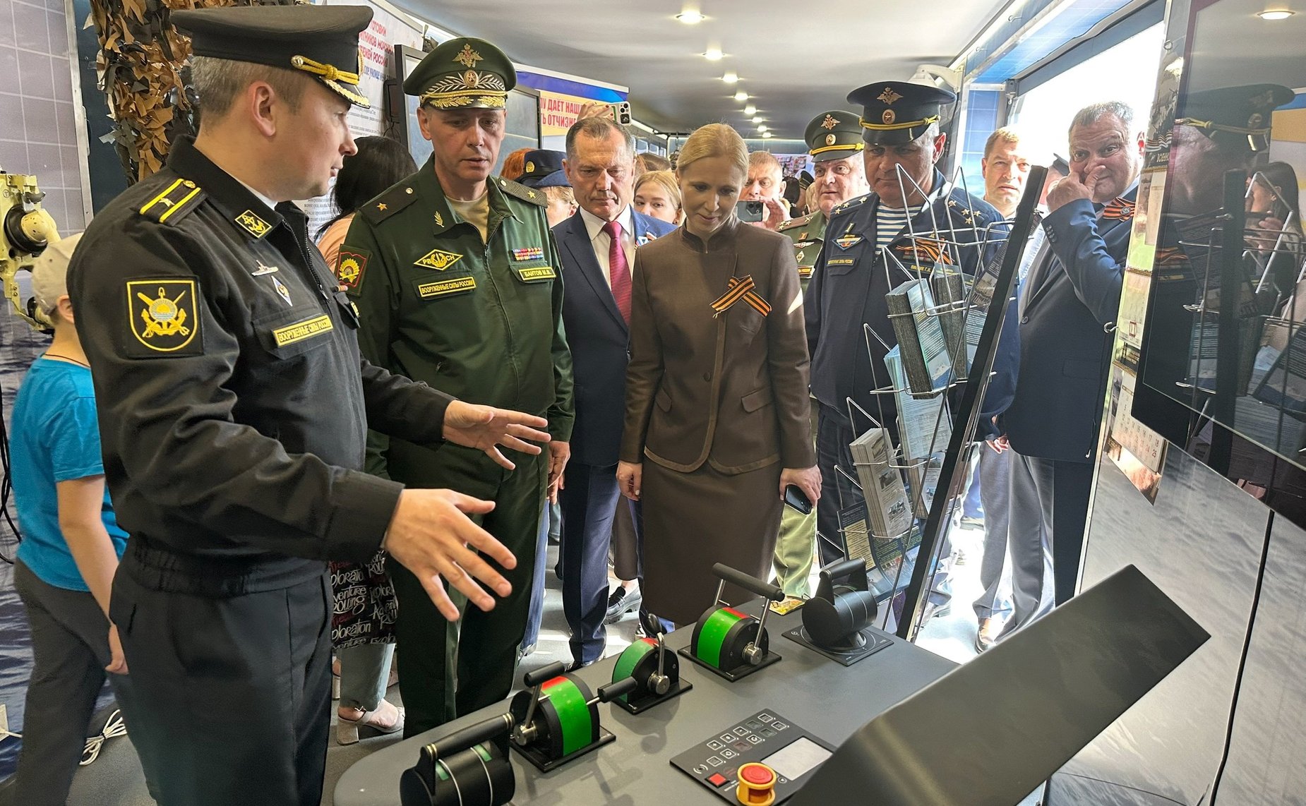 Игорь Мурог принял участие в торжественной встрече на вокзале Рязани выставочно-лекционного поезда Министерства обороны России. Мероприятие прошло в рамках всероссийской акции «Единство в памяти. Сила в подвиге!»