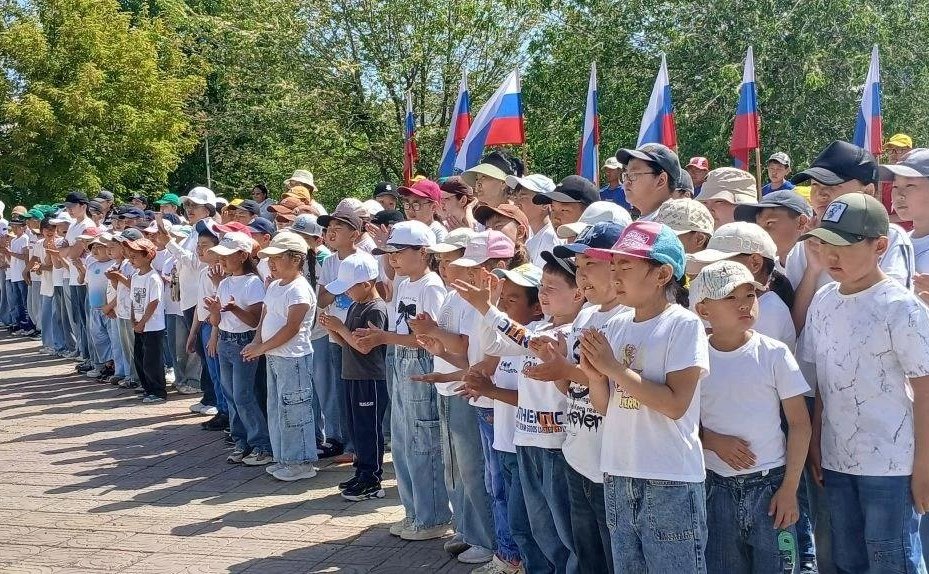 Баир Жамсуев ознакомился с ходом благоустройства территорий и развитием производств в Могойтуйском округе Забайкалья