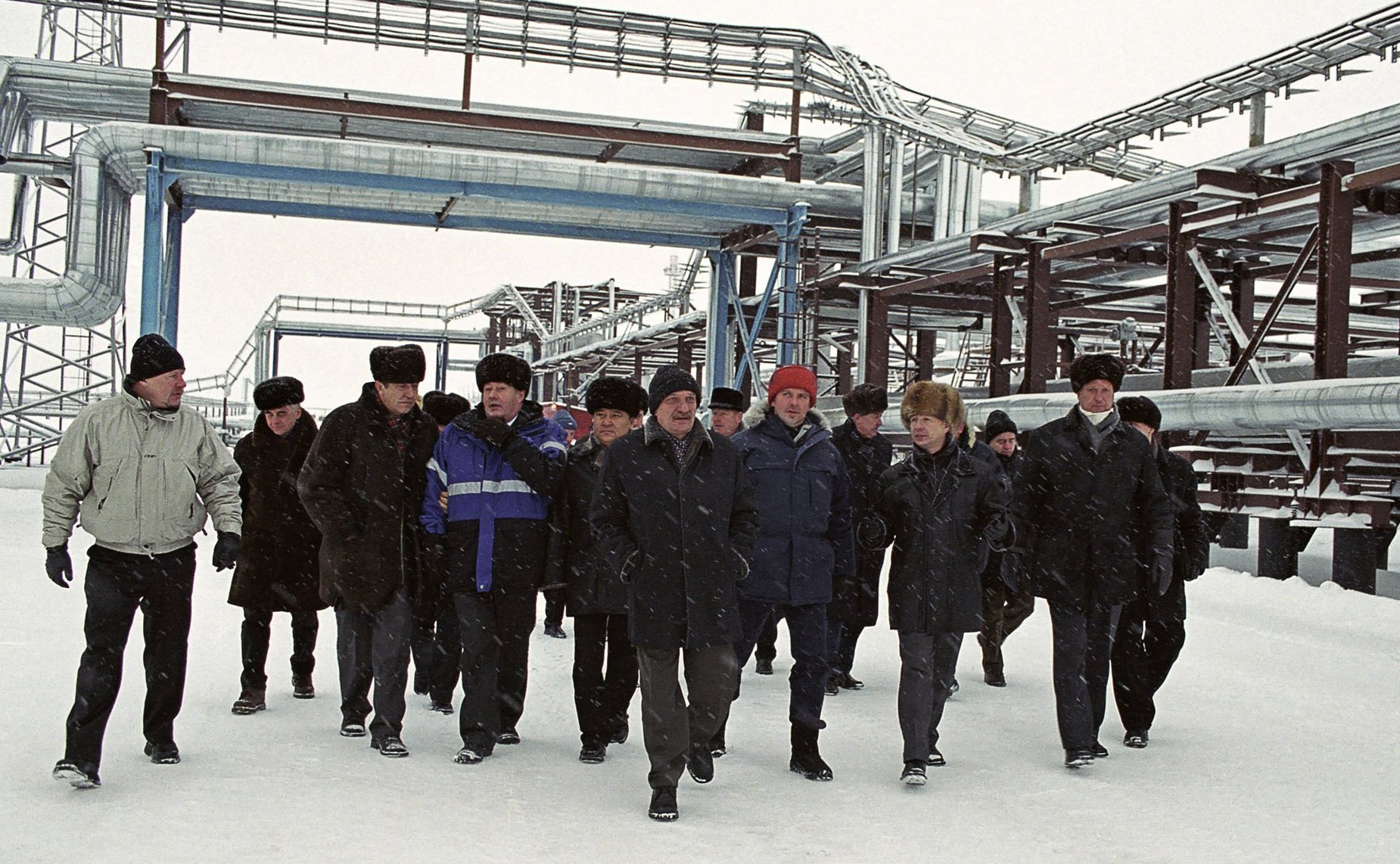 Выездное заседание Комиссии Совета Федерации по естественным монополиям в Ямбурге. Ямало-Ненецкий автономный округ, 2003