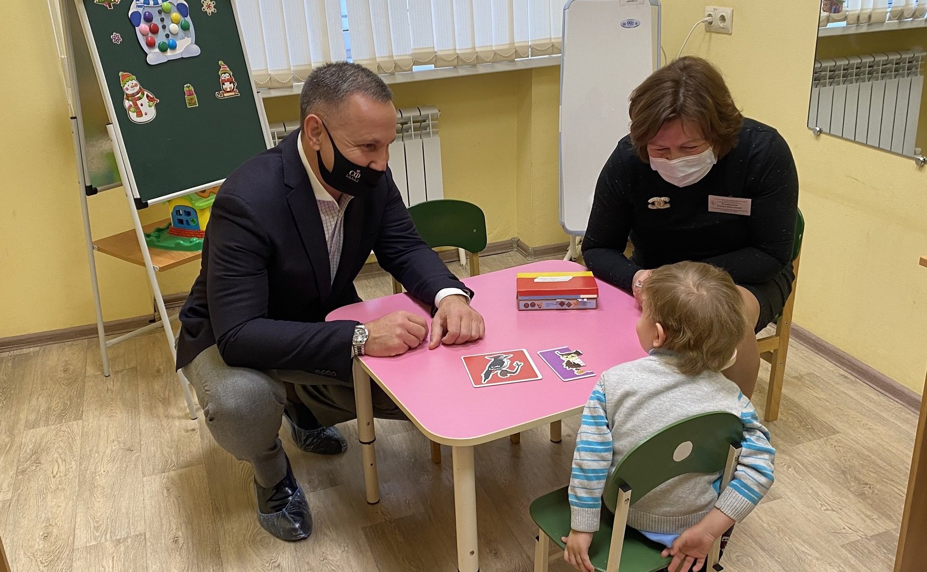 Олег Алексеев посетил филиал областного реабилитационного центра для детей и подростков с ограниченными возможностями в г. Саратове и Энгельсский дом-интернат для престарелых и инвалидов