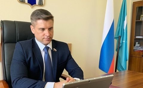 Юрий Архаров