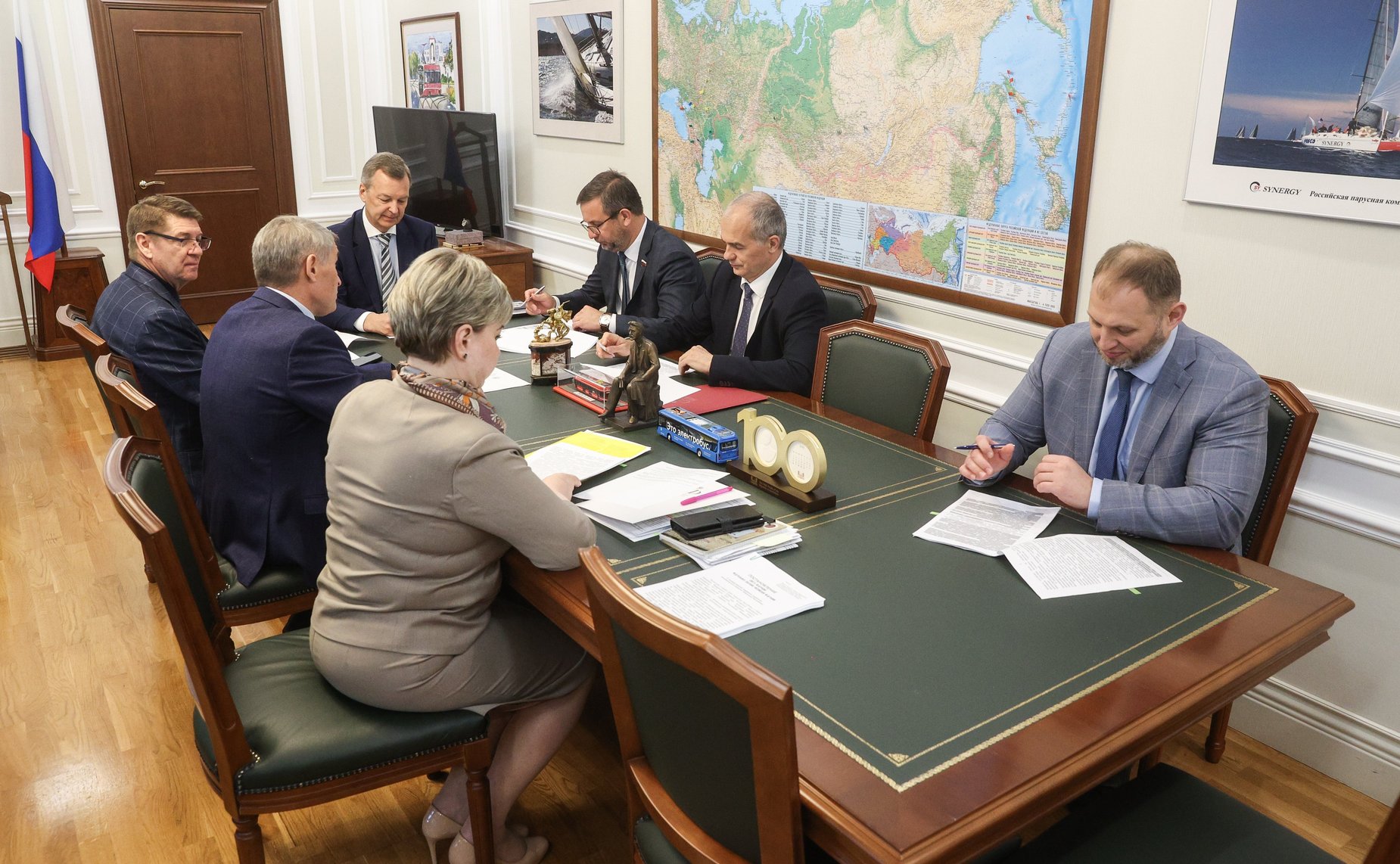 Александр Яцкин провел встречу с главой Чувашской Республики Олегом Николаевым