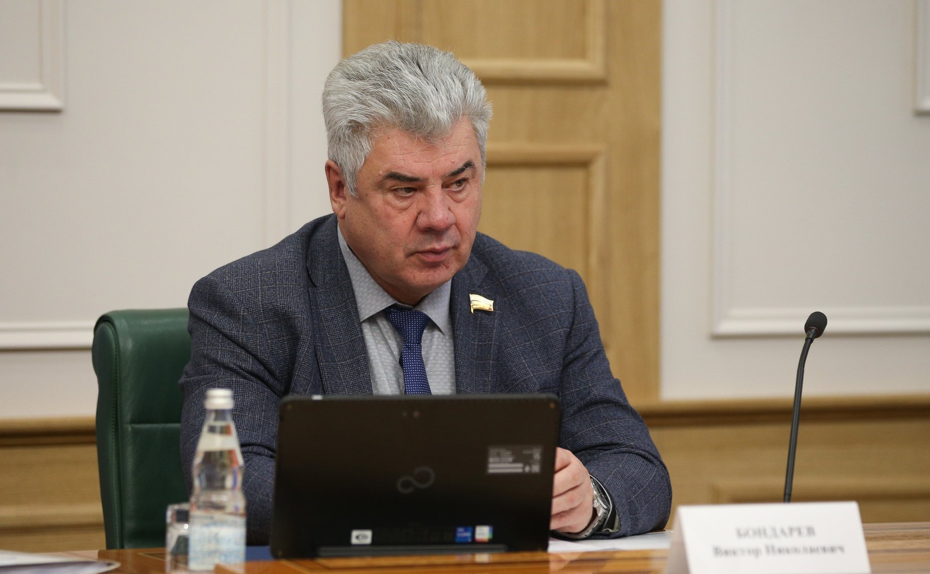 Виктор Бондарев