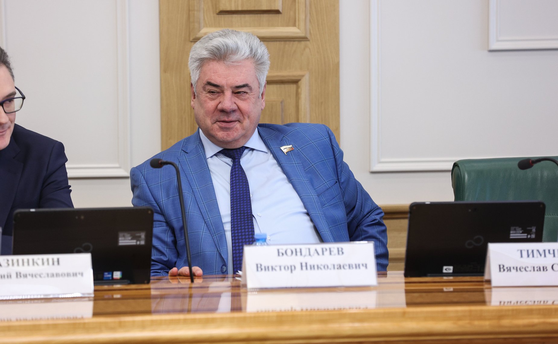 Виктор Бондарев