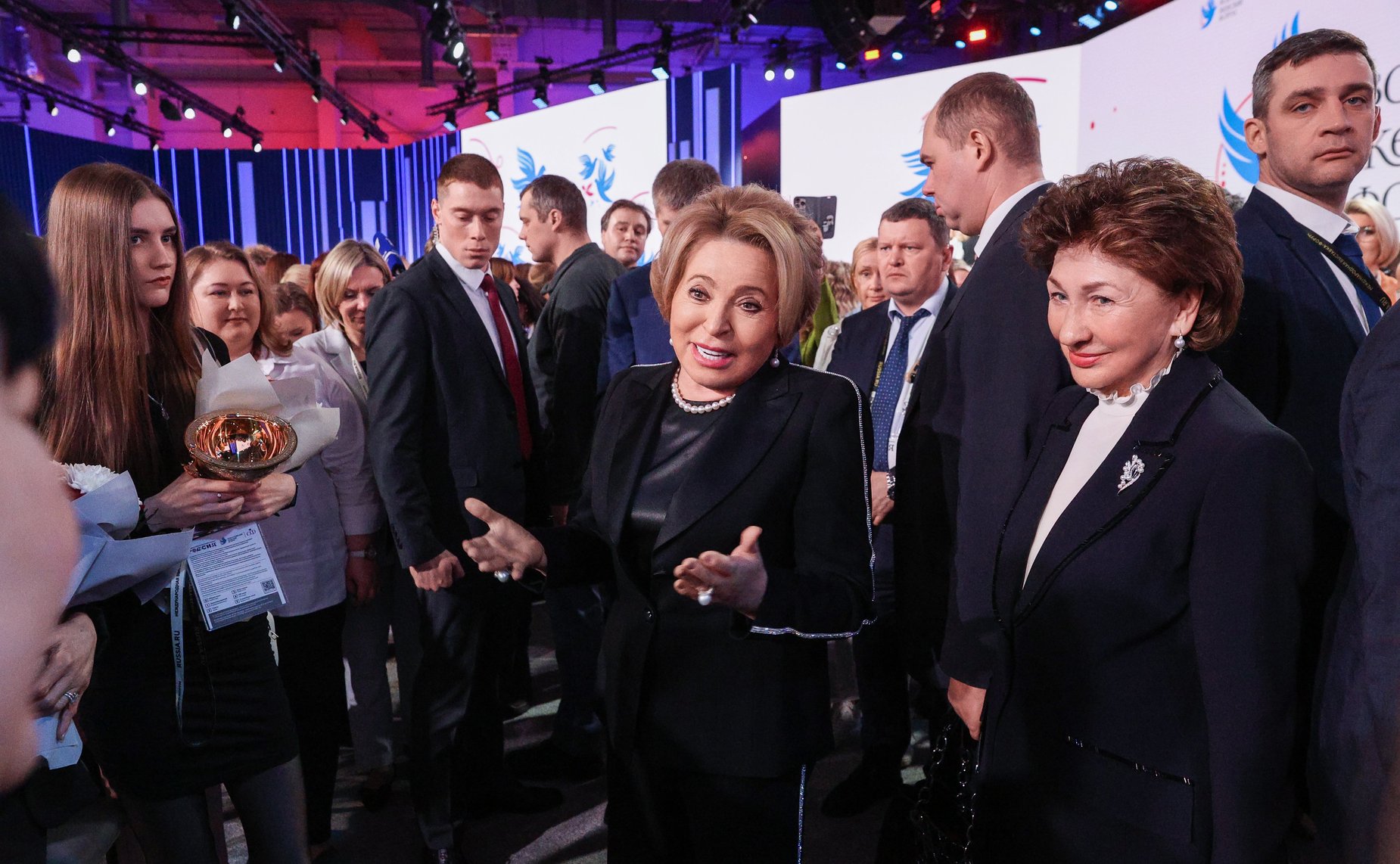 В рамках Всероссийского женского форума «Женщины: сохраняем традиции – развиваем Россию» состоялась Торжественная церемония награждения лауреатов премии «По зову женского сердца»