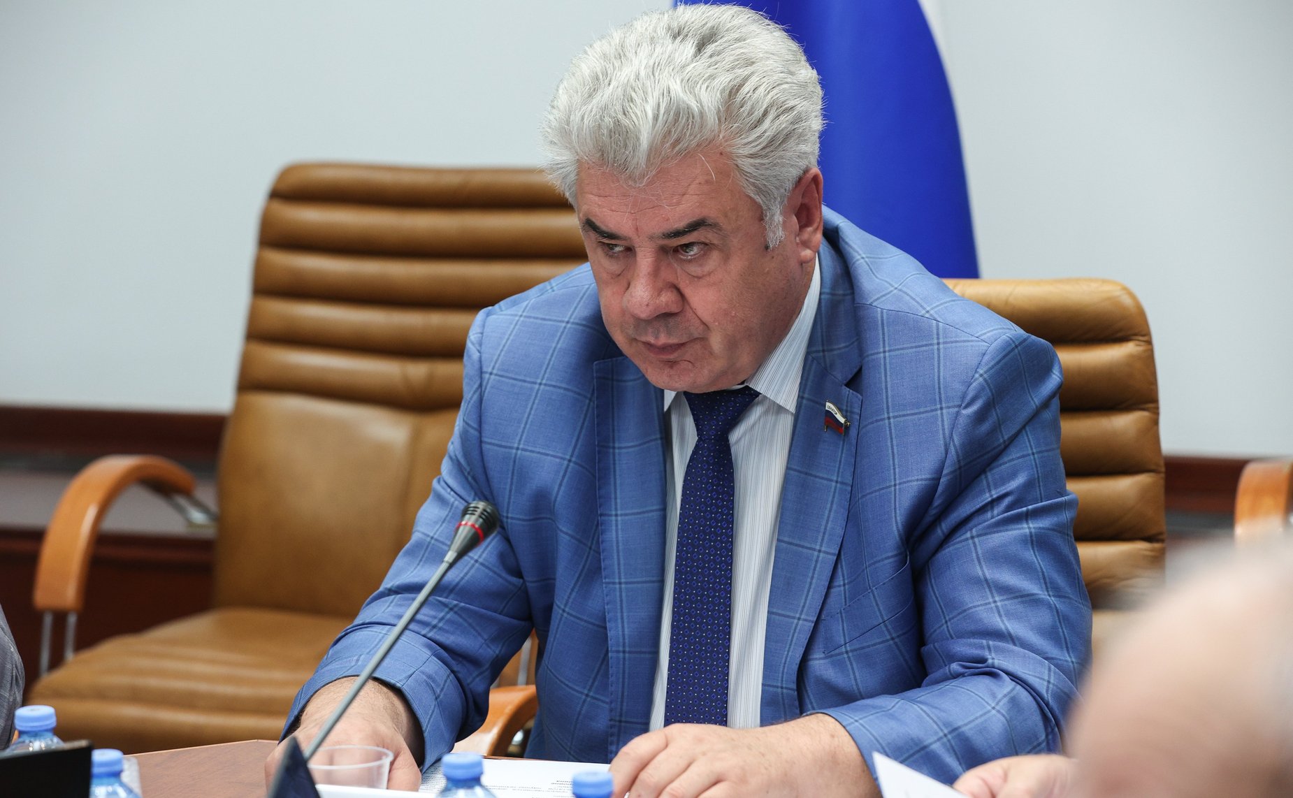 Виктор Бондарев