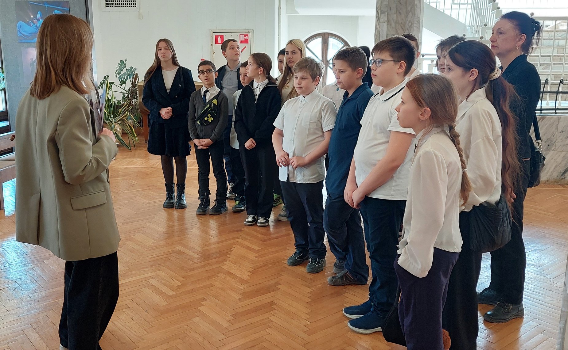 Владимир Нетёсов помог школьникам прикоснуться к театральному искусству