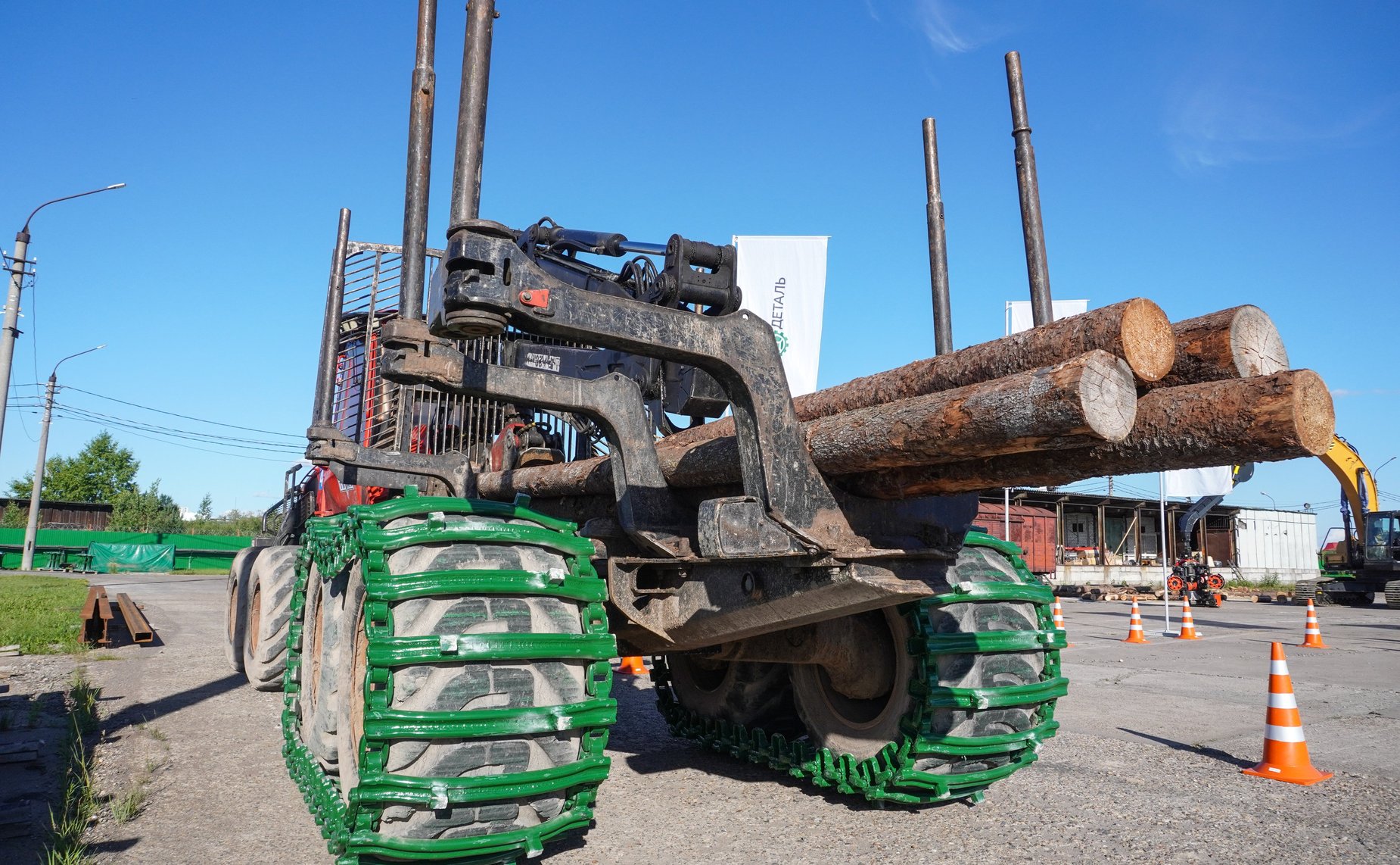 Сенаторы посетили ряд производственных объектов на территории Архангельской области в рамках работы Совета по вопросам развития лесного комплекса