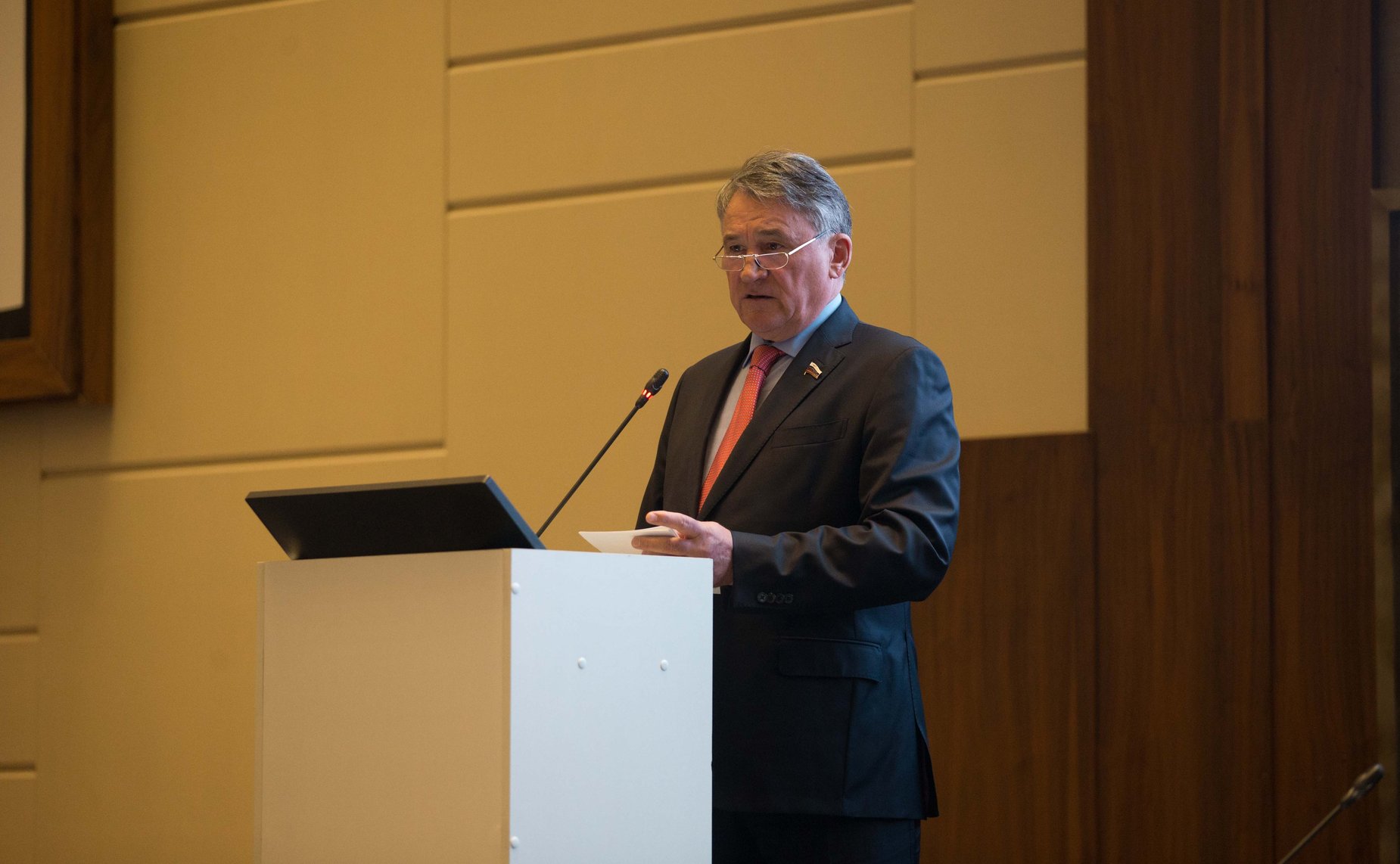 Ю. Воробьев