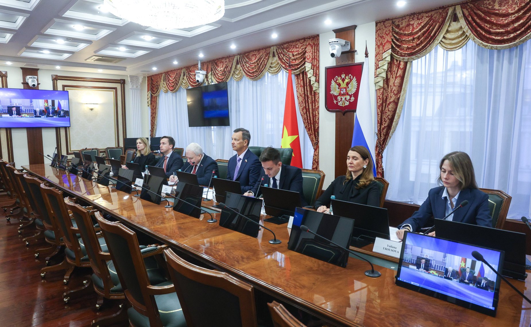 Встреча первого заместителя Председателя Совета Федерации Андрея Яцкина с заместителем Председателя Национального собрания Социалистической Республики Вьетнам Нгуен Кхак Динем в формате совместного заседания групп по сотрудничеству