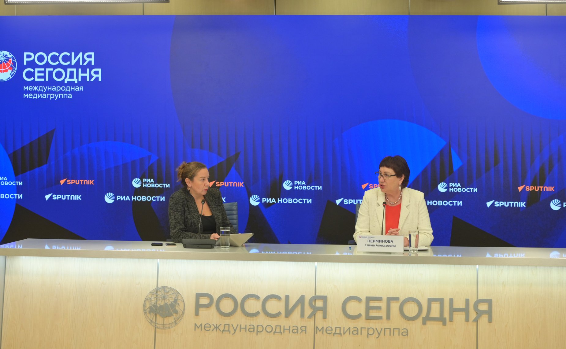 В пресс-центре МИА «Россия сегодня» состоялась пресс-конференция председателя Комитета СФ по социальной политике Елены Перминовой, на которой подведены итоги работы Комитета в осеннюю сессию