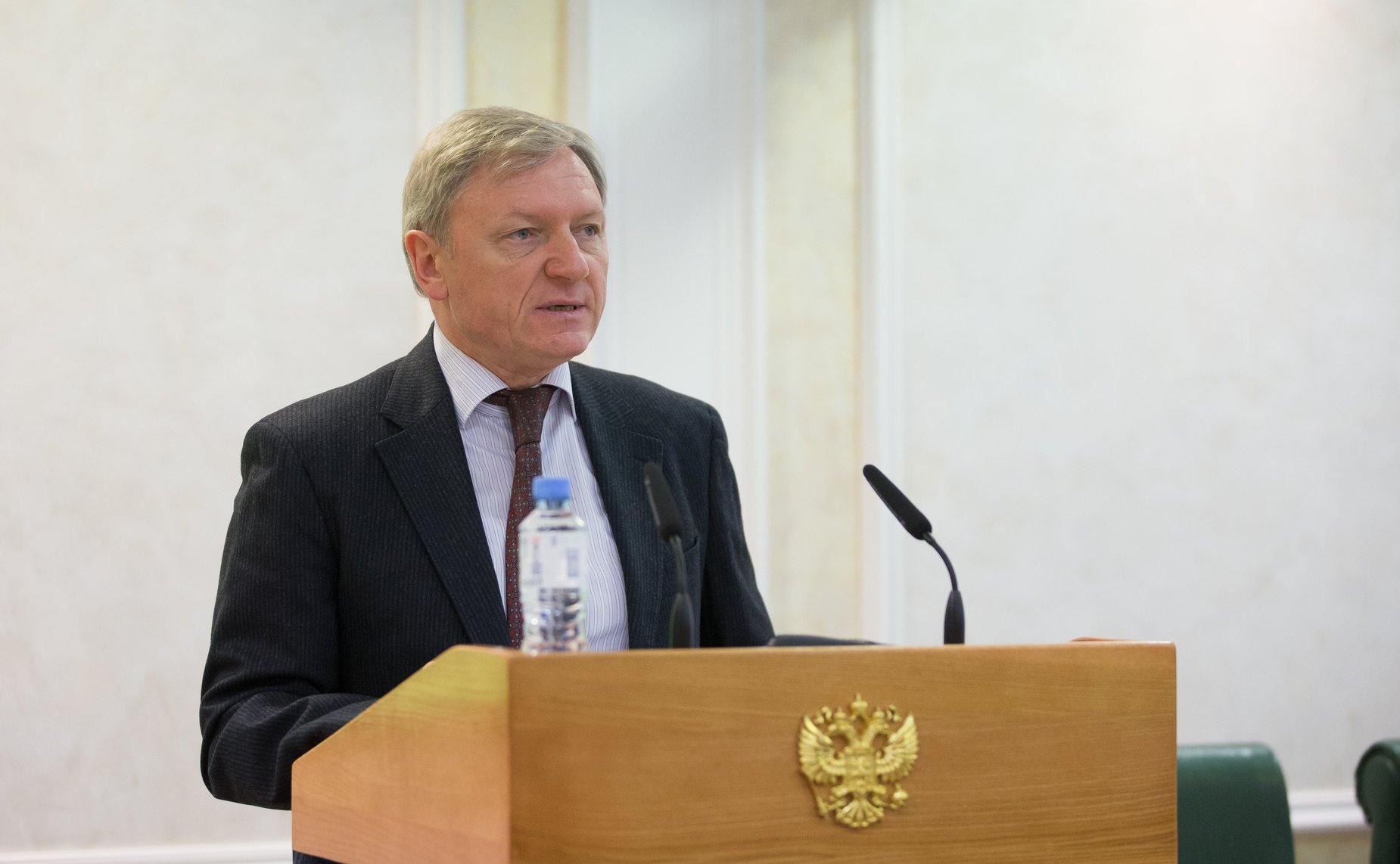 Парламентские слушания на тему «О реконструкции инфраструктуры региональных аэропортов и расширении сети межрегиональных пассажирских авиационных маршрутов в РФ»