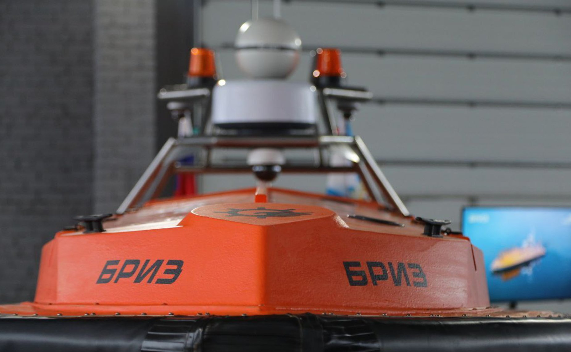 Сенаторы Иван Новиков и Юрий Борисов посетили объекты логистической инфраструктуры и приняли участие в совещании по социально-экономическому развитию региона