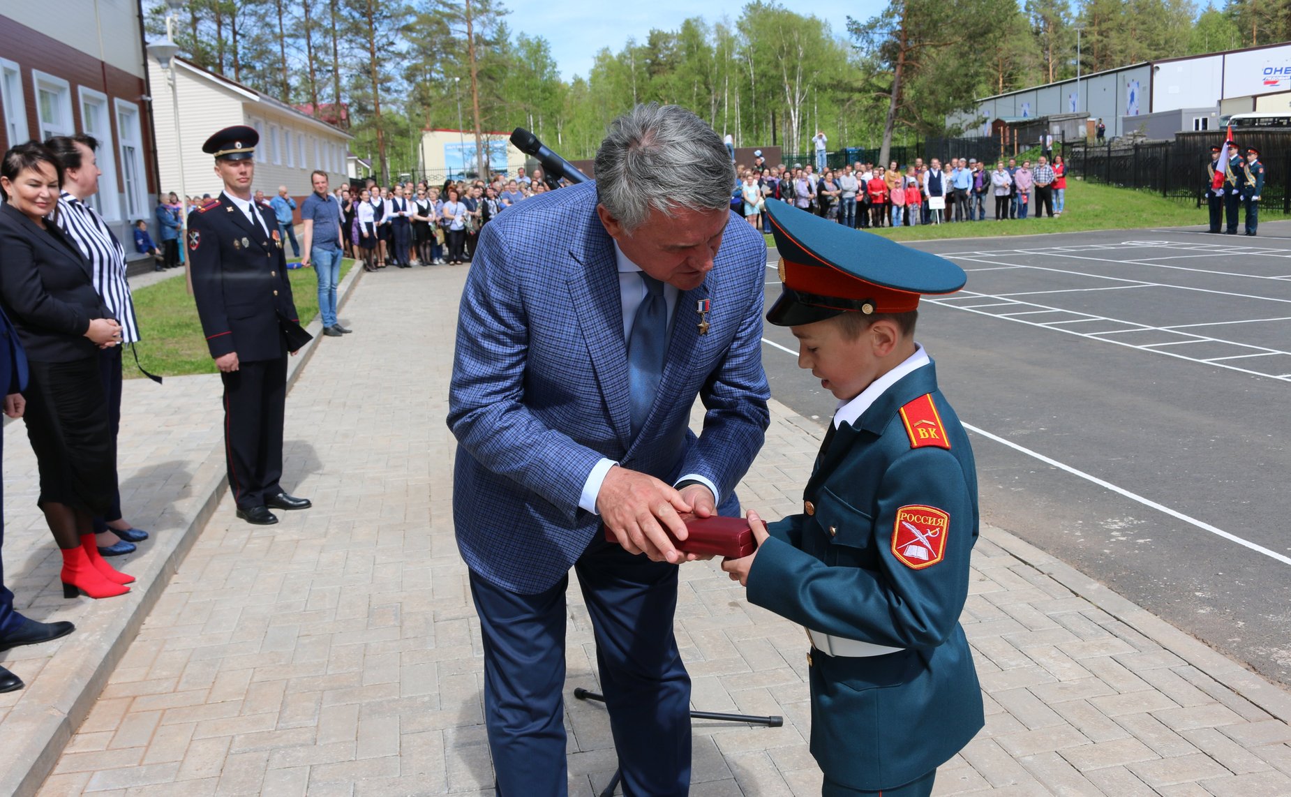 Ю. Воробьев поздравил кадетов школы «Корабелы Прионежья» с окончанием учебного года