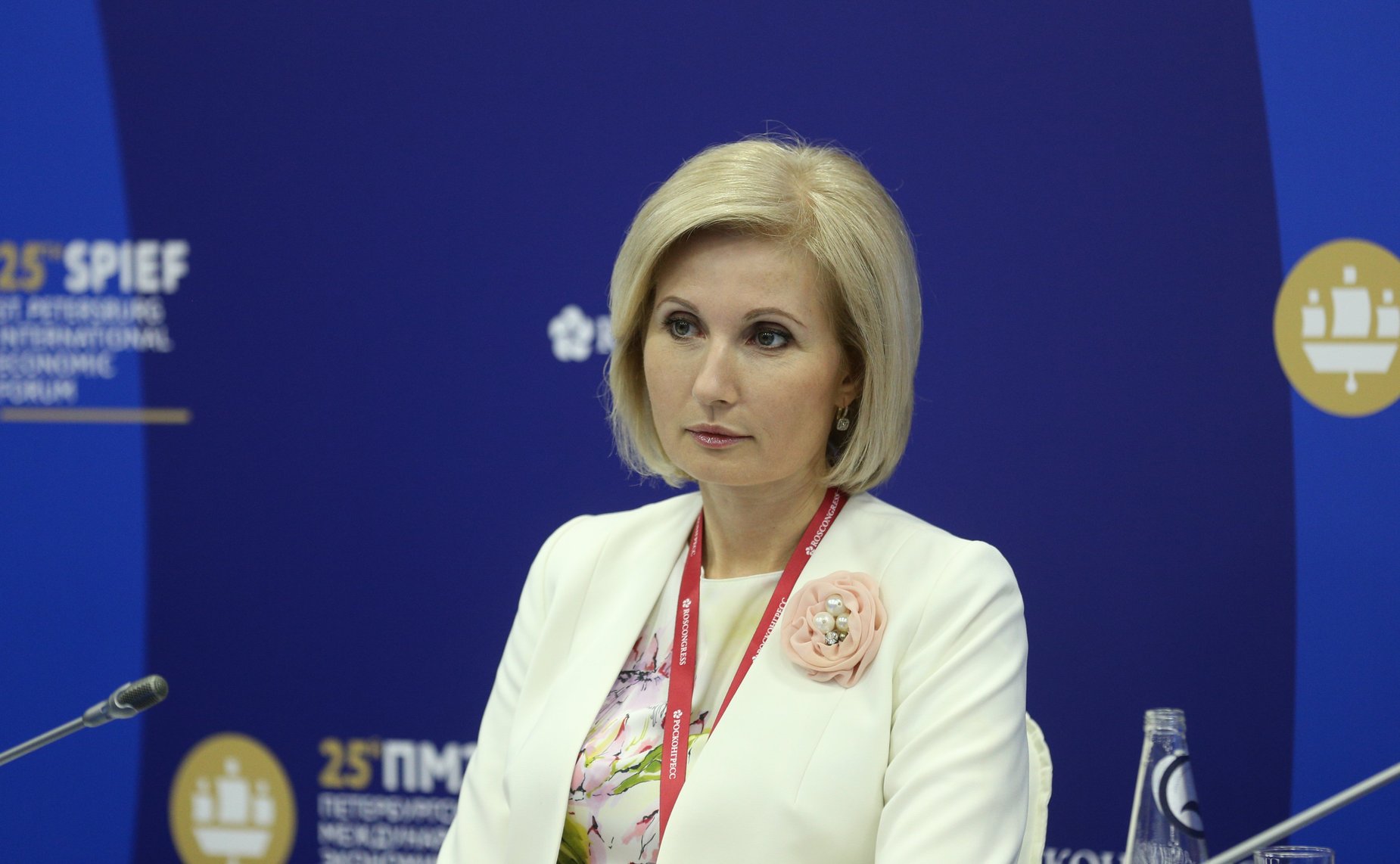 «Круглый стол»: Продвигая социально ориентированное устойчивое будущее. Инвестиции в развитие – инвестиции в человека. Мероприятие состоялось в рамках юбилейного XXV ПМЭФ-2022