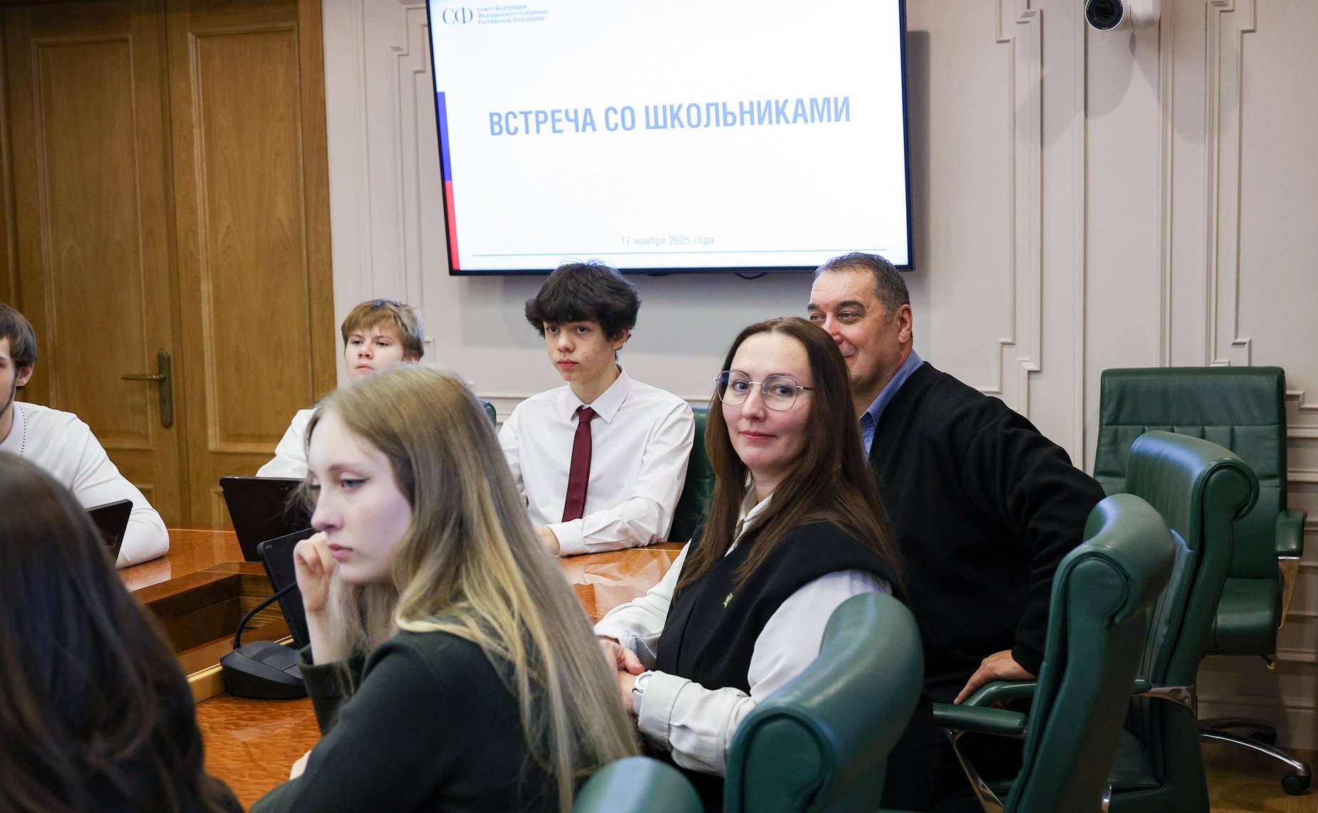 Наталья Комарова провела встречу с учащимися 10–11 класса