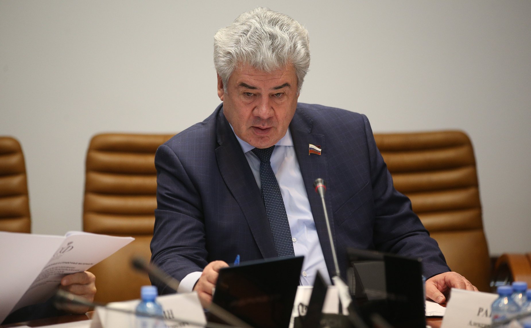 Виктор Бондарев