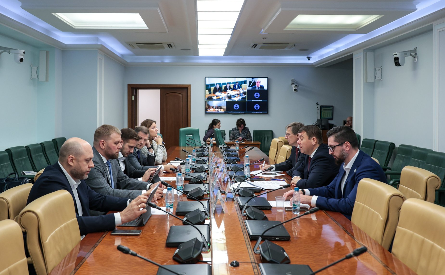 Круглый стол Комитета Совета Федерации по экономической политике на тему «О развитии системы биржевой торговли в рамках БРИКС»