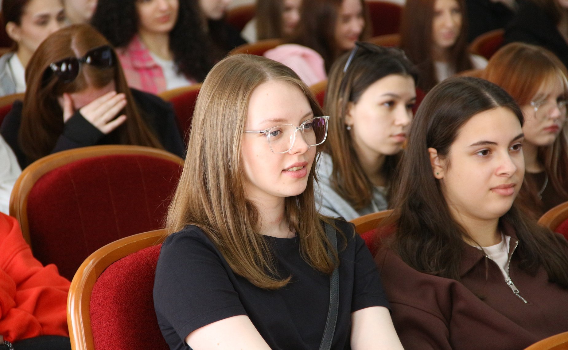 Роман Маслов вместе с Молодежным парламентом города Череповца и АНО «Наука любви к Отечеству» дал старт новому образовательному проекту «История без вымысла», направленному на сохранение истории нашей страны