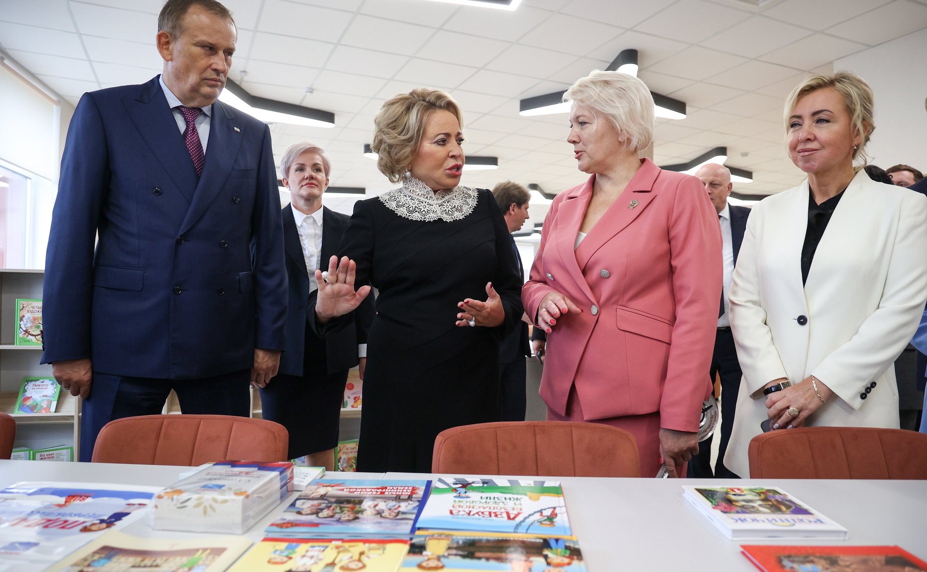 Валентина Матвиенко приняла участие в торжественном открытии Гатчинского центра образования «Высший пилотаж»