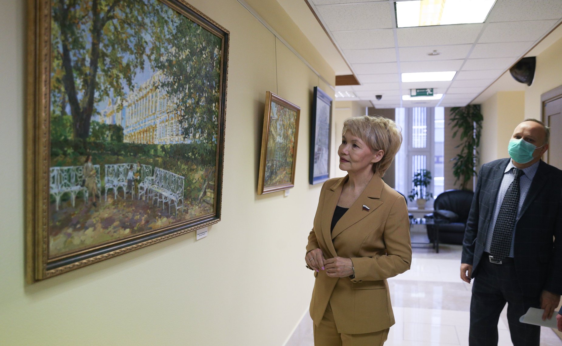 Дина Оюн приняла участие в открытии в СФ выставки работ Павла Еськова «Наследие великих зодчих»