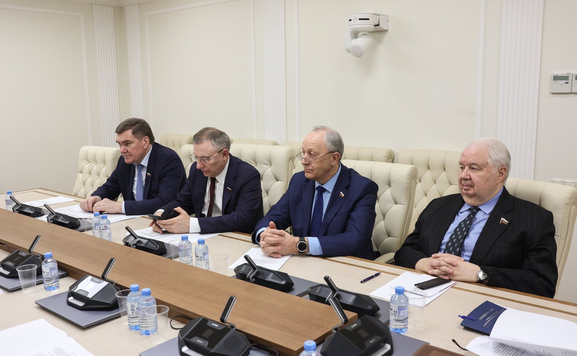 Заседание Комиссии Совета Федерации по контролю за достоверностью сведений о доходах, об имуществе и обязательствах имущественного характера, представляемых сенаторами Российской Федерации, под председательством заместителя Председателя Совета Федерации