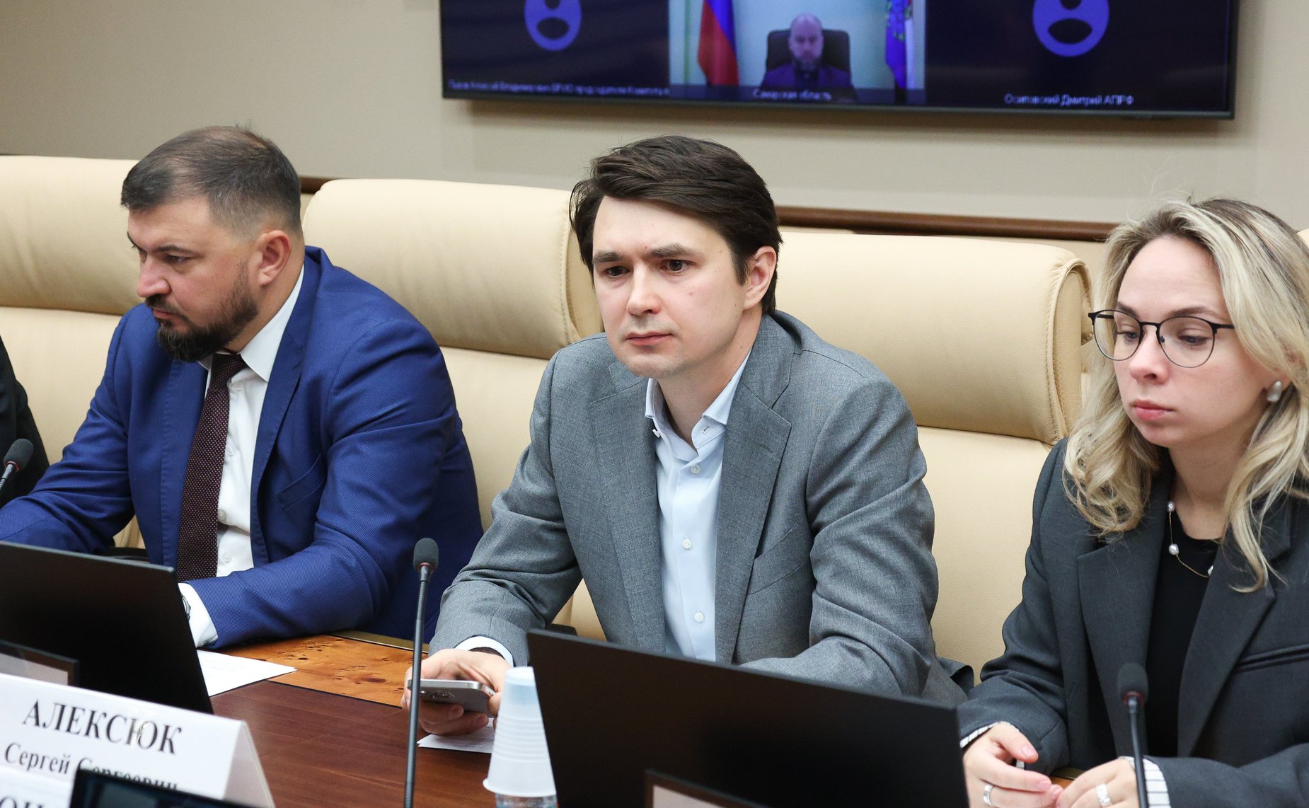 Совещание Комитета СФ по экономической политике «Вопросы увеличения производства автомобилей для оказания услуг такси с учетом требований к уровню их локализации»