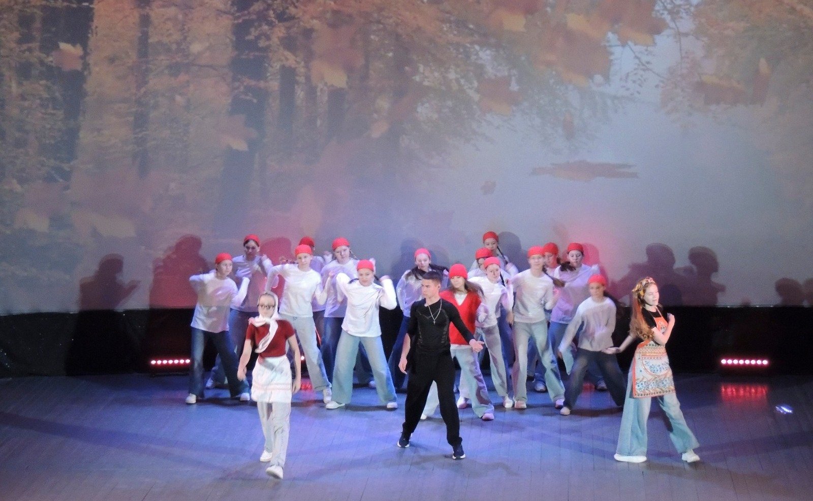 Виктор Шептий выступил перед участниками, организаторами и гостями XIV Всероссийского фестиваля детского и юношеского литературно-художественного творчества «Все сбываются мечты!»