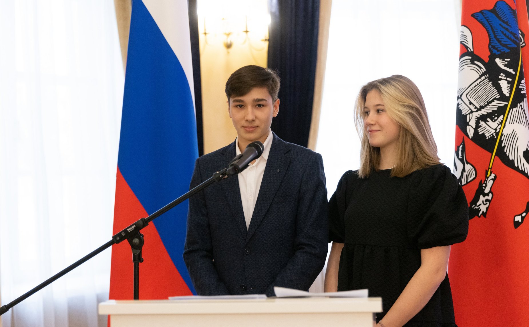 Инна Святенко и Владимир Кожин вручили награды детям-героям