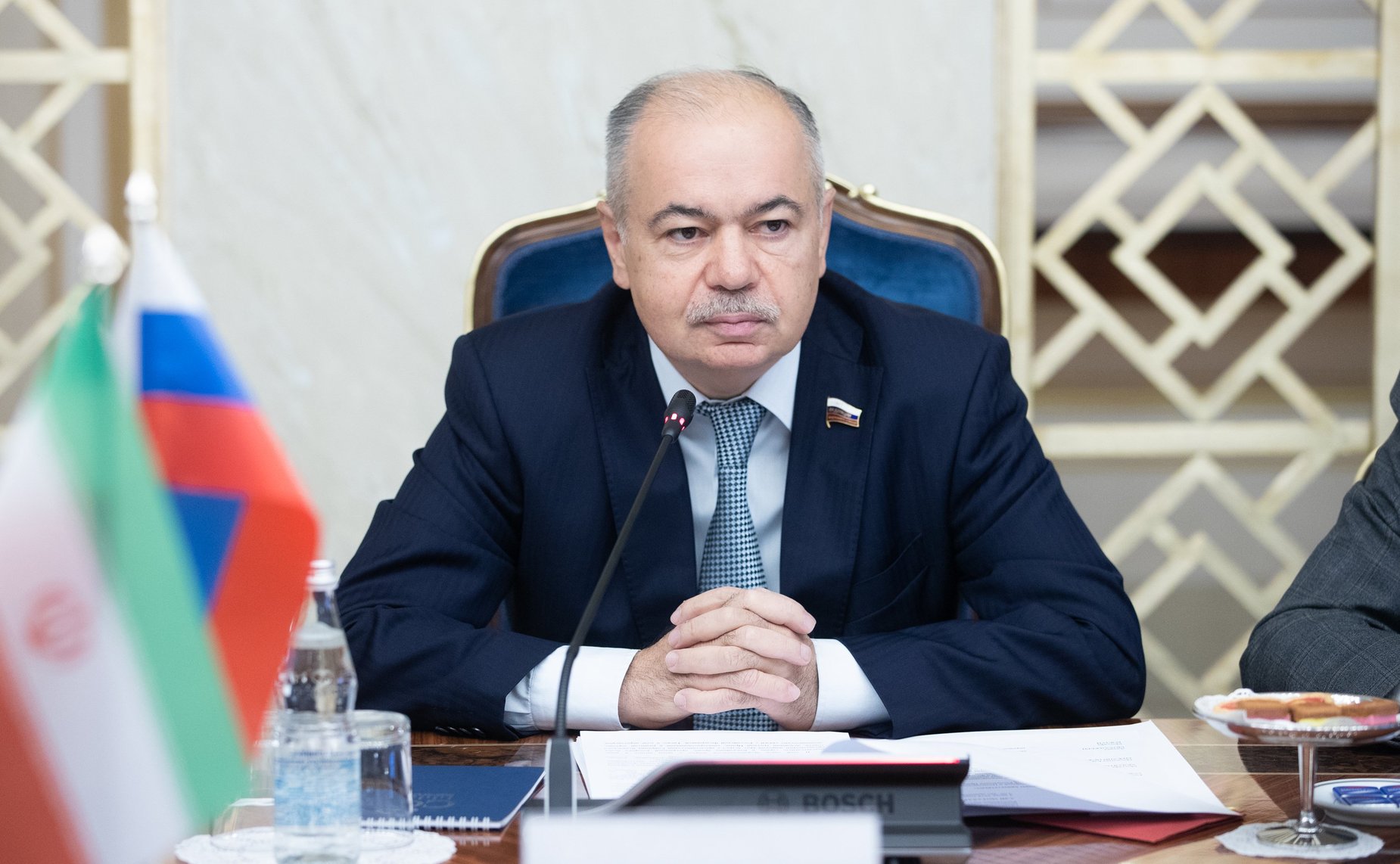 И. Умаханов