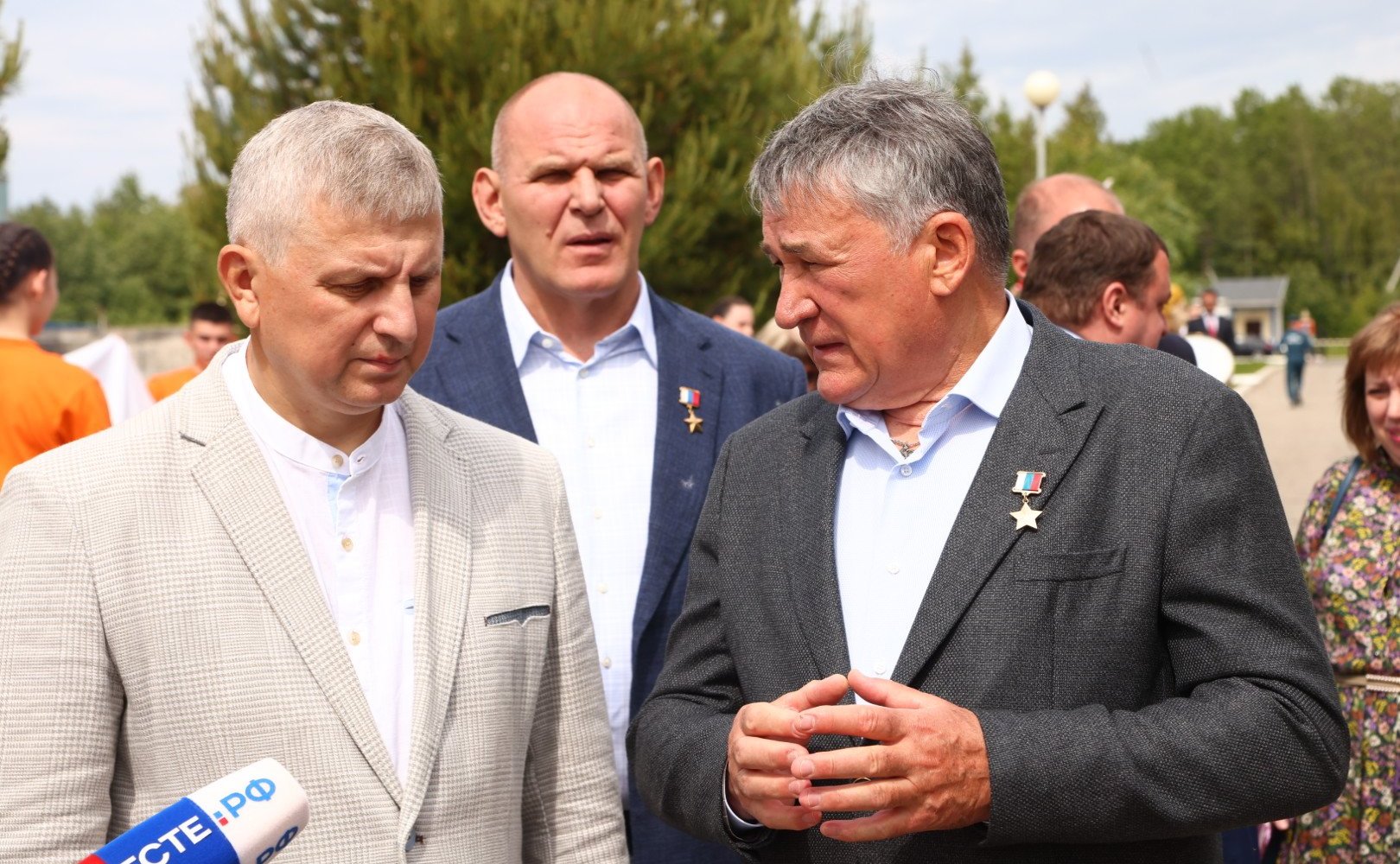 Юрий Воробьев и заместитель Председателя Совета Республики Национального собрания Республики Беларусь Валерий Бельский приняли участие в мероприятиях каникулярной профориентационной школы «За безопасность!»