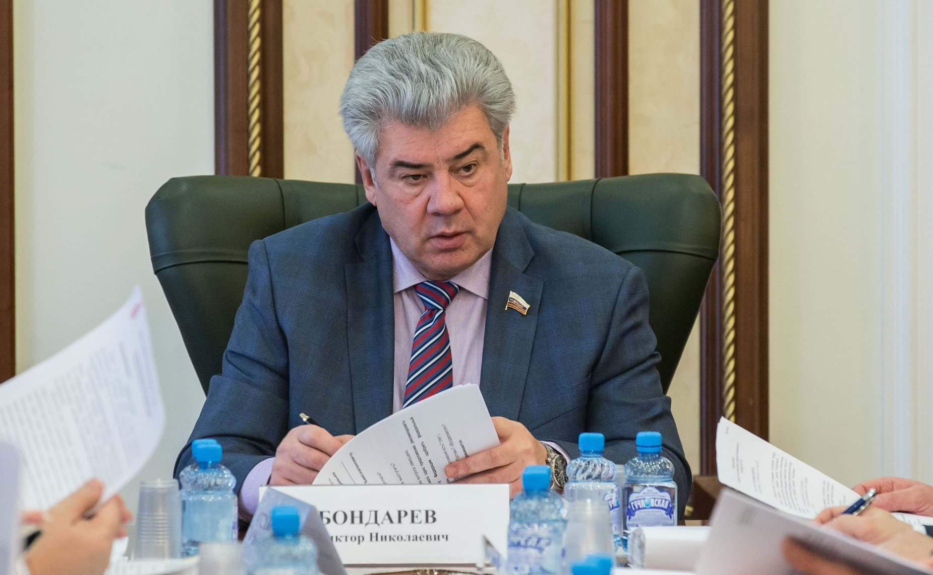 В. Бондарев