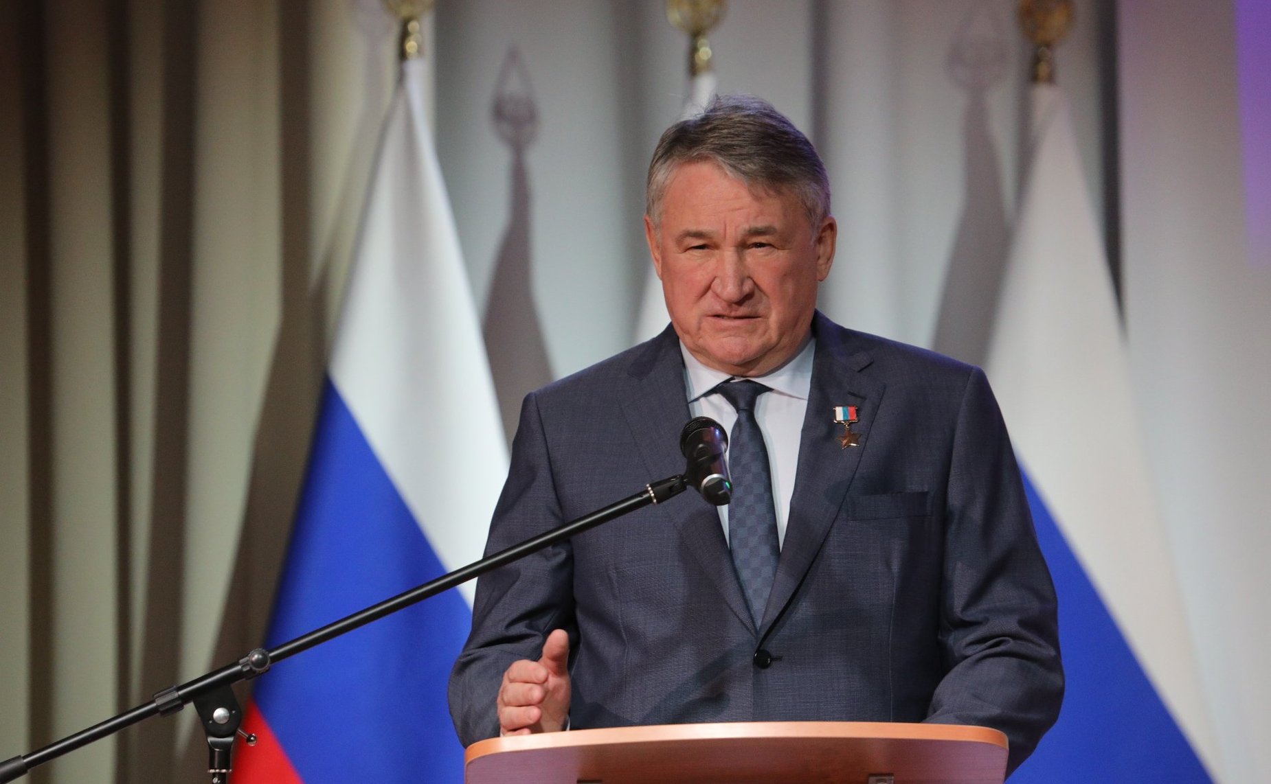 Заместитель Председателя Совета Федерации Юрий Воробьев