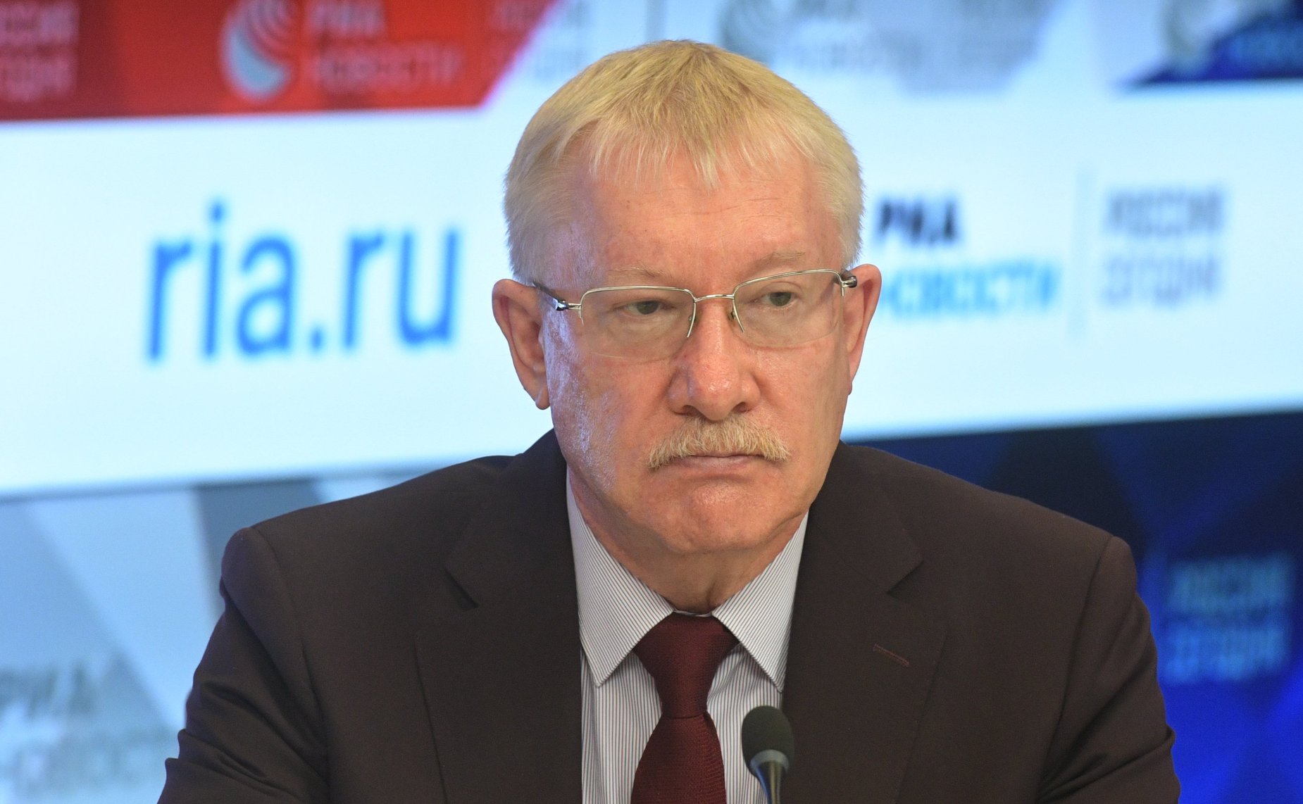 Олег Морозов