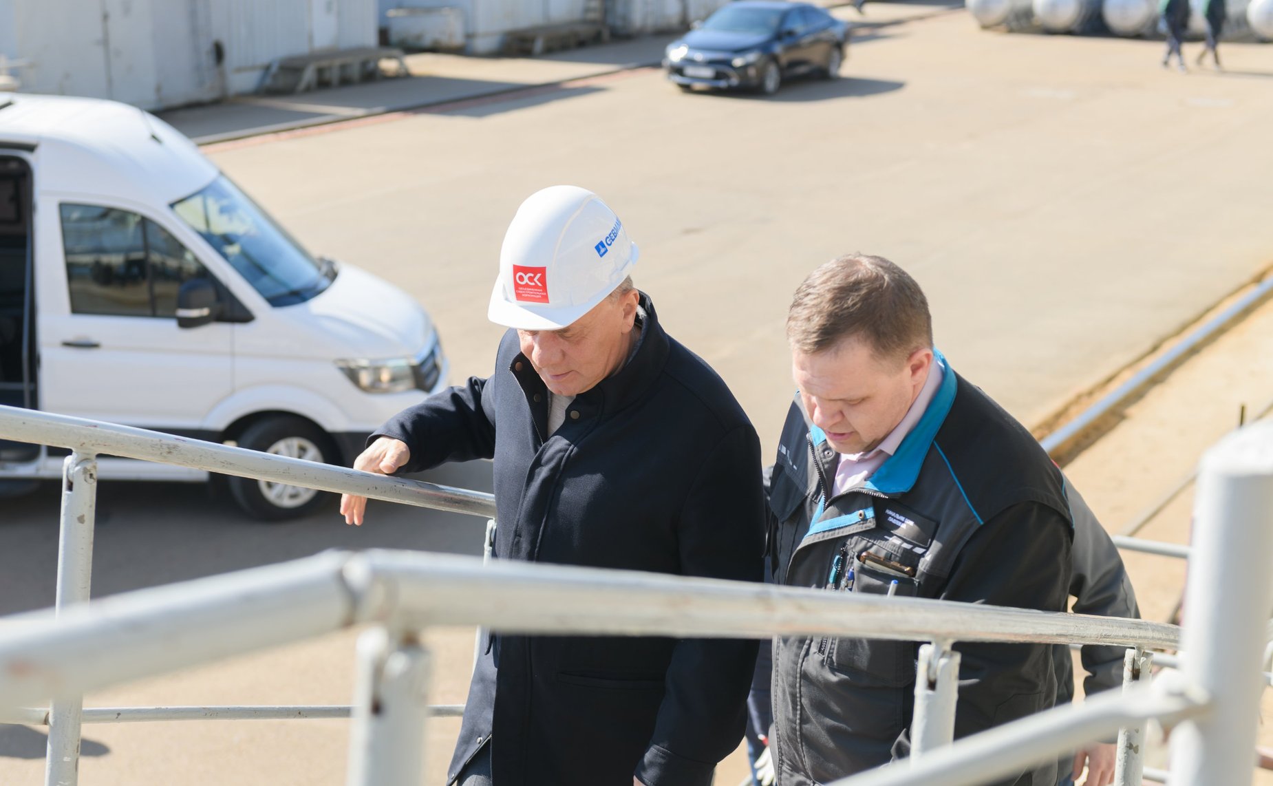 Юрий Борисов и Иван Новиков в рамках работы в регионе посетили предприятия в городе Северодвинске