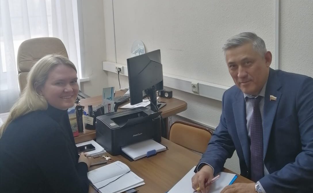 Юрий Валяев в рамках работы на региональной неделе посетил «Детский технопарк «Кванториум»