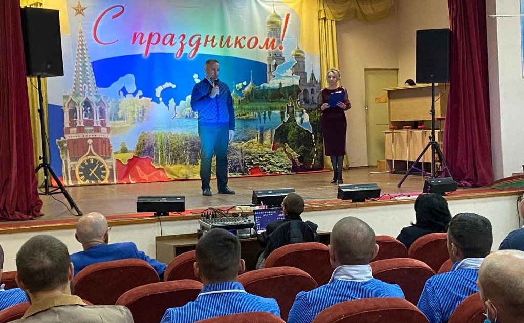 Олег Алексеев навестил в военном госпитале участников специальной военной операции