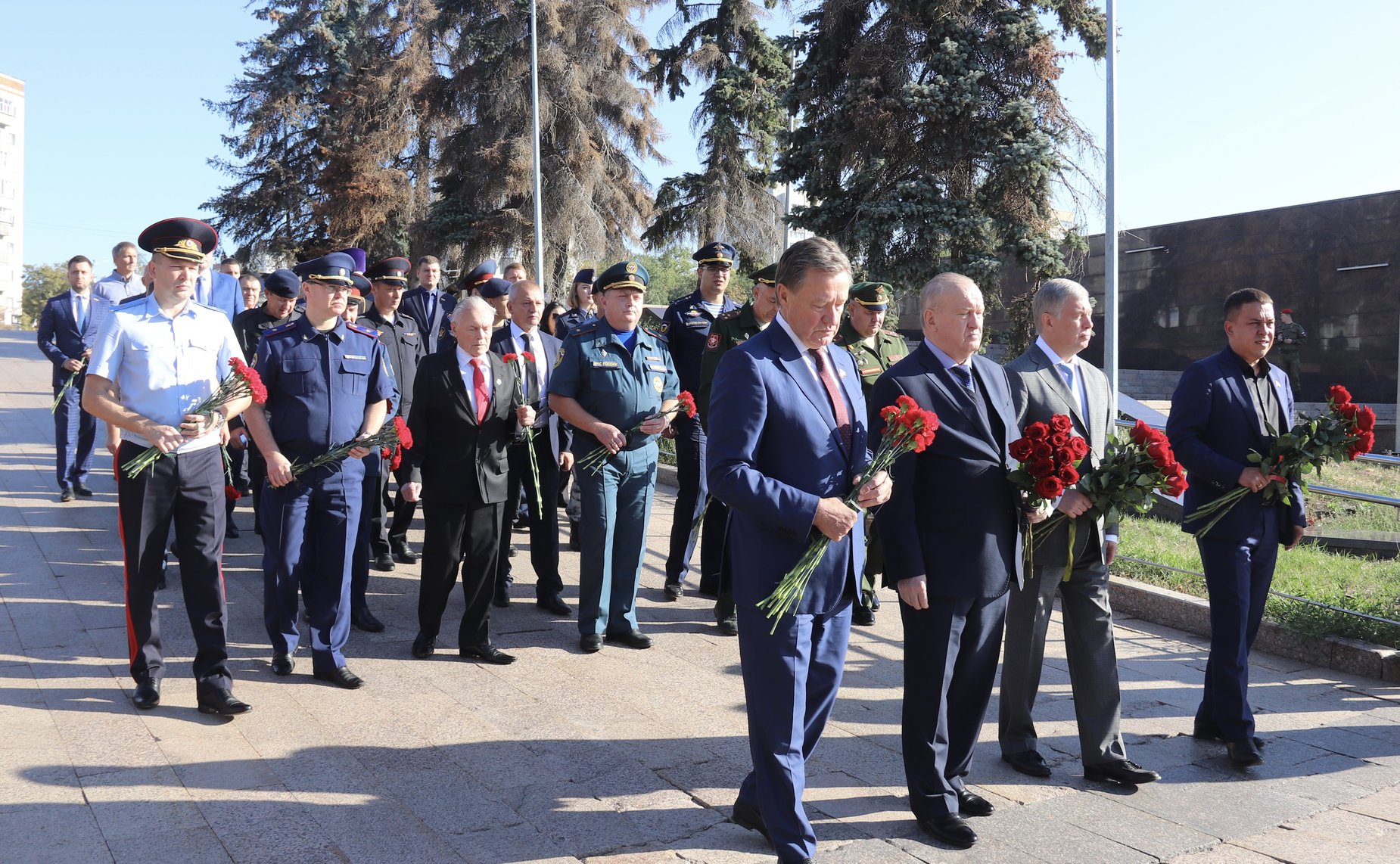 Сергей Рябухин принял участие в прошедшем в Ульяновске митинге-реквиеме в День солидарности в борьбе с терроризмом