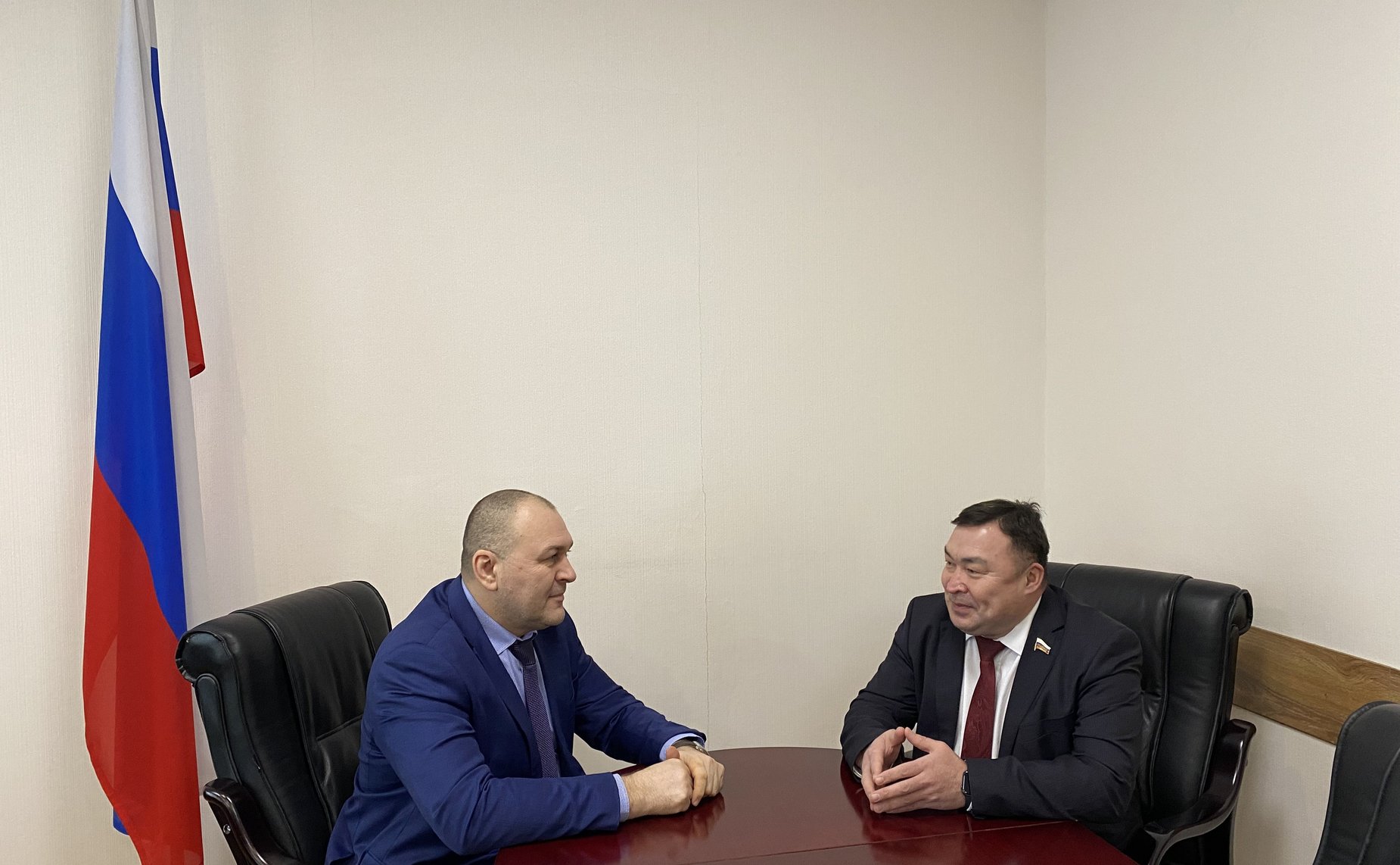 Александр Новьюхов принял участие в рабочей встрече с главным федеральным инспектором по Ханты-Мансийскому автономному округу – Югре Александром Постниковым