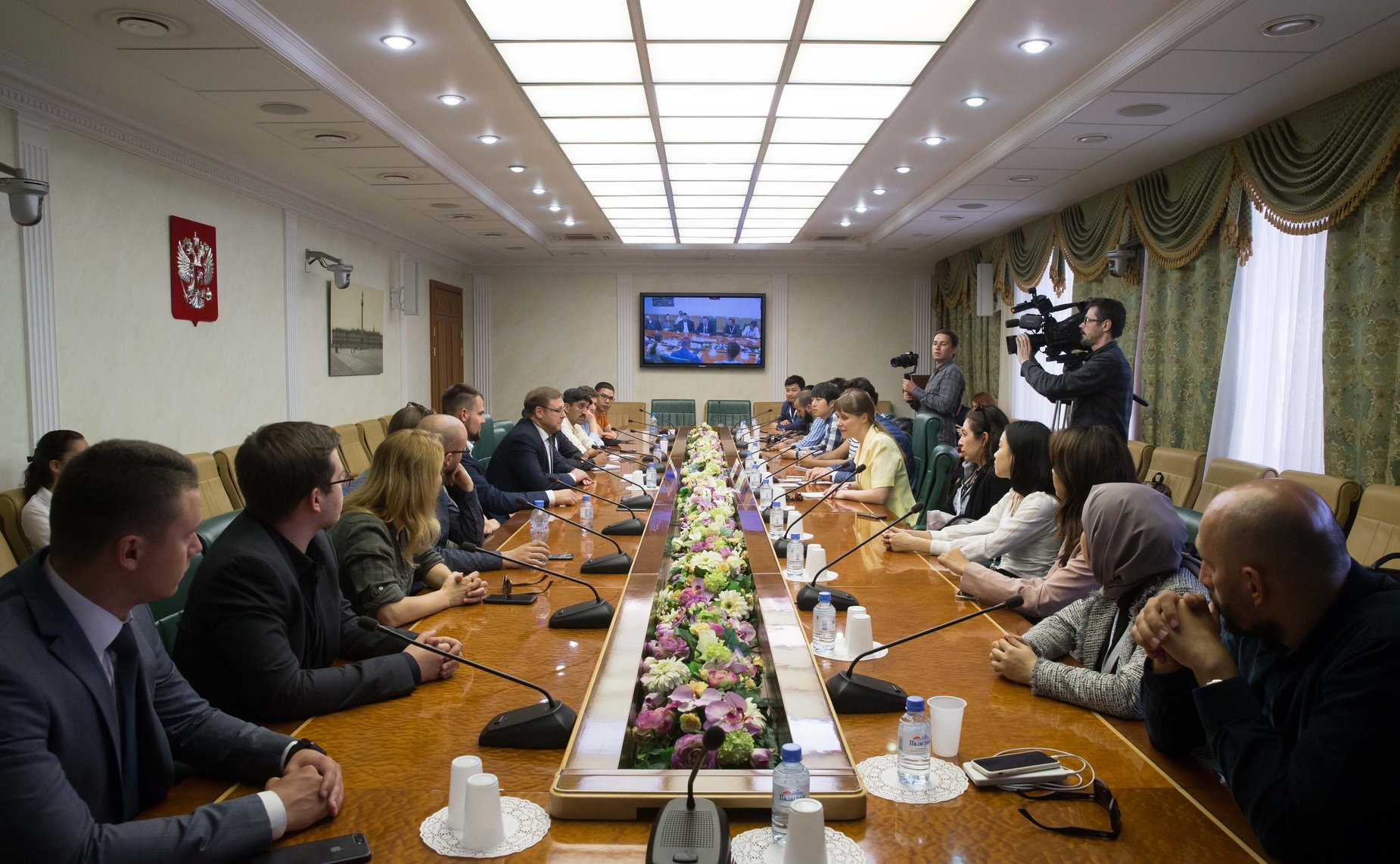 Встреча К. Косачева c молодыми представителями политических, общественных и деловых кругов иностранных государств — участниками программы «Новое поколение»