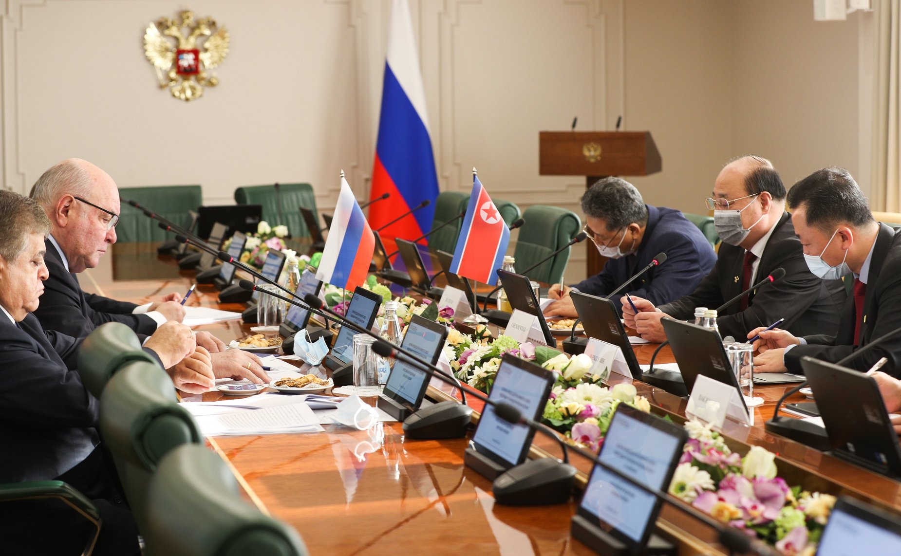 Встреча председателя Комитета СФ по международным делам Григория Карасина с Чрезвычайным и Полномочным послом КНДР в РФ