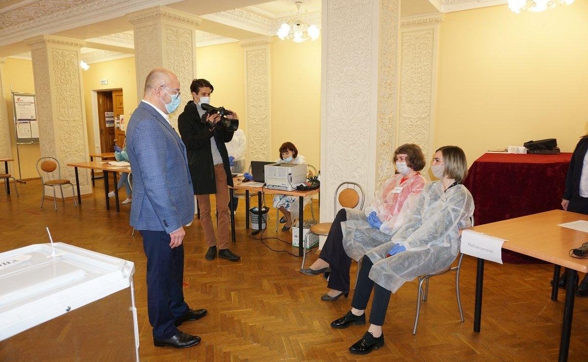 Олег Цепкин принял участие в голосовании по поправкам к Конституции